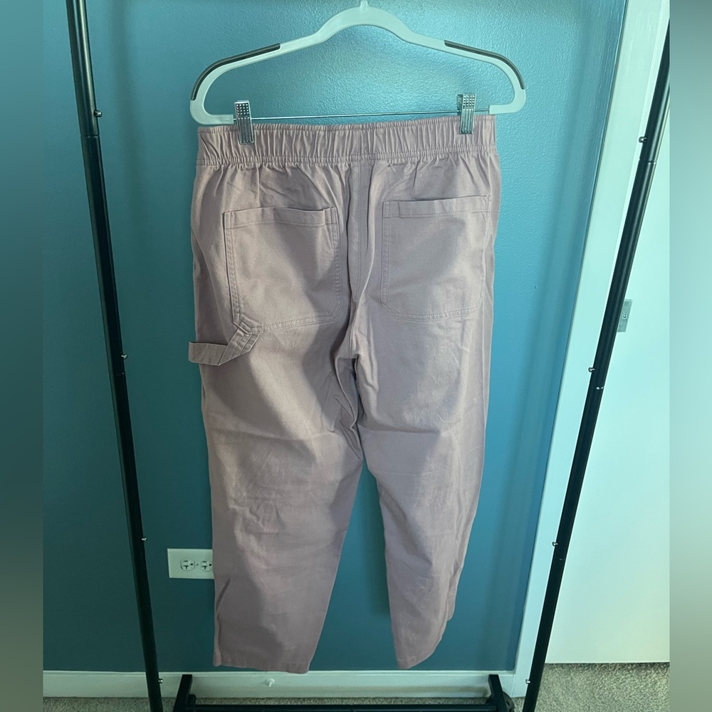 Old Navy Women's Cropped Pants in Mauve - Picture 2 of 2